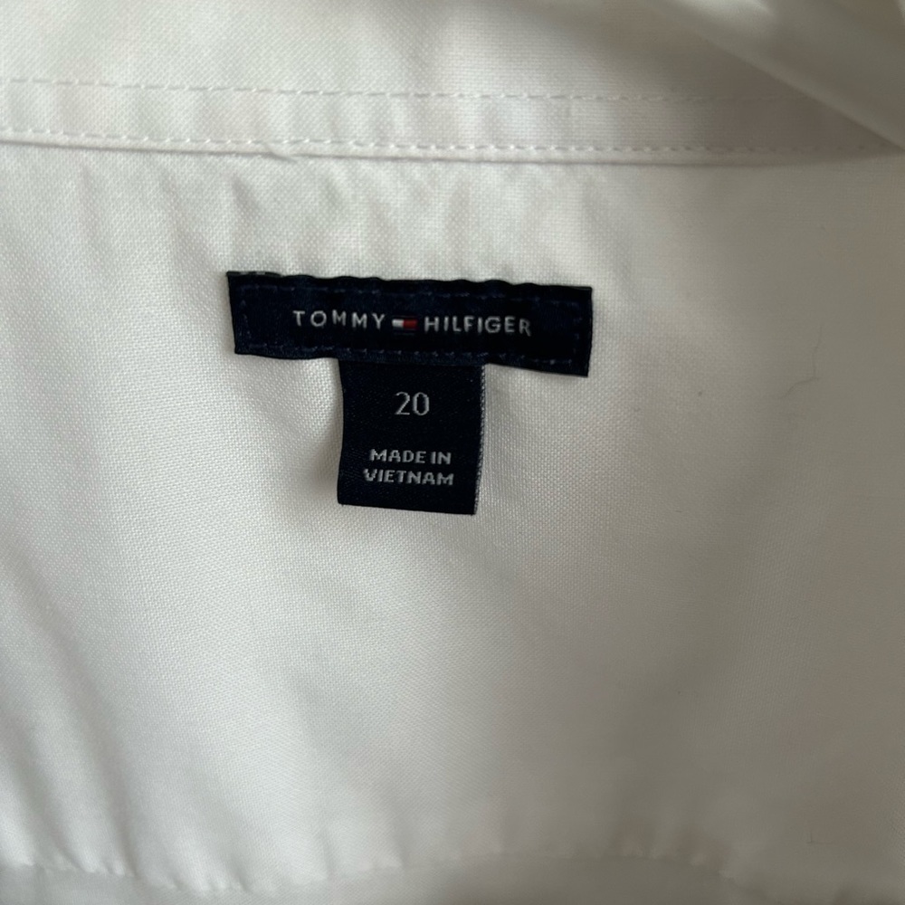 Tommy Hilfiger button down shirt - Picture 2 of 2